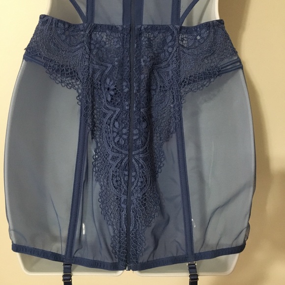 Victoria's Secret Very Sexy Corset Bustier. NWT - Picture 9 of 12